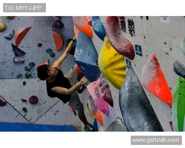 西安攀岩队的拼搏精神与极限运动联赛的荣耀之路 西安攀岩队的拼搏精神与极限运动联赛的荣耀之路