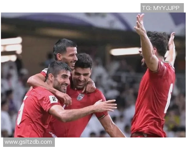 乌兹别克斯坦足球队迎战伊朗队的激烈较量与精彩瞬间分析 乌兹别克斯坦足球队迎战伊朗队的激烈较量与精彩瞬间分析